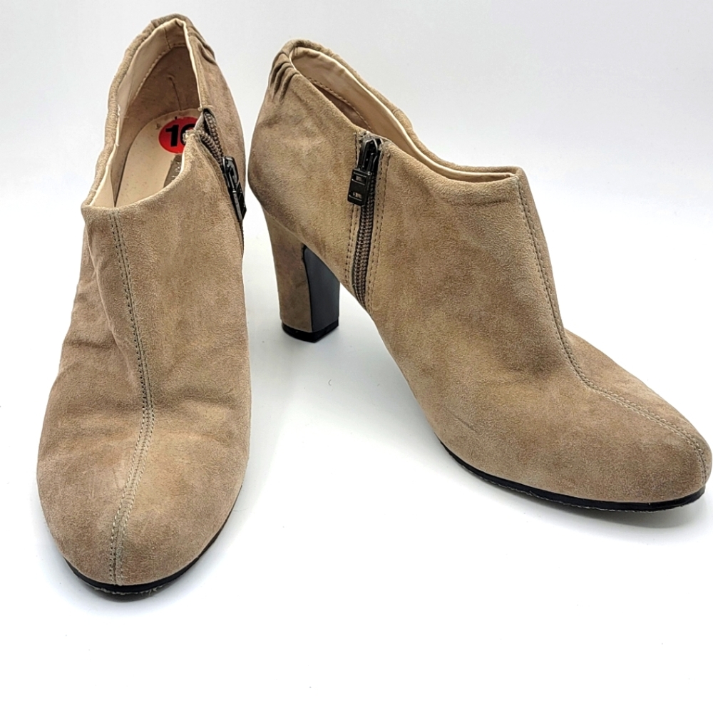 Nine West Suede Ankle Booties Size 10. #1340